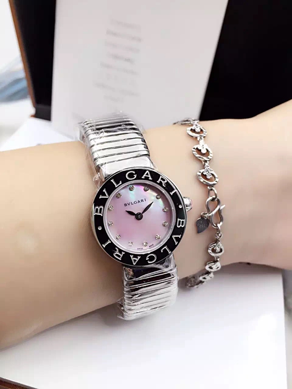 ブルガリ時計正面デザイン